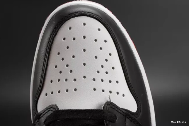 Jordan Cozy 317 Toe 1 555088-125 Retro Black 0801